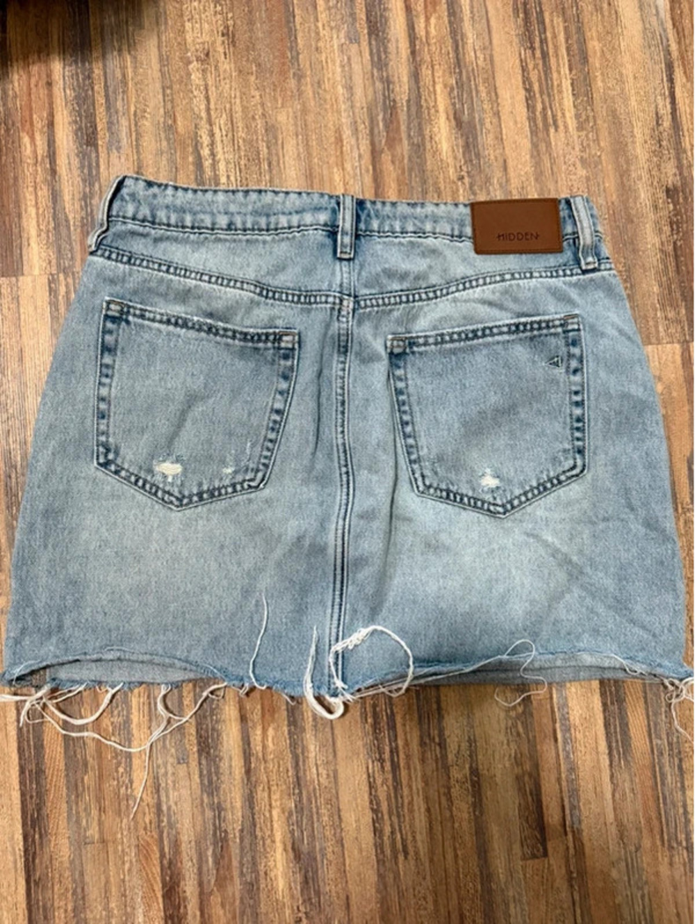 Hidden skirt size large